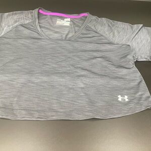 Women’s under armor med similar- fitted heat gear shirt